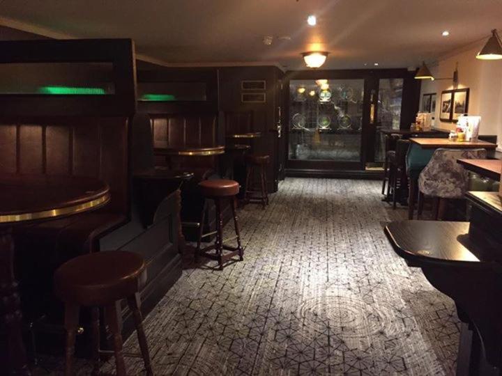 The George Hotel Wetherspoon Brecon Eksteriør bilde